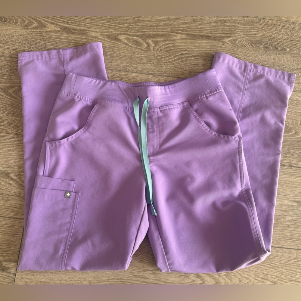 Figs Lilac Dawn Kade cargo scrub pants XS petite